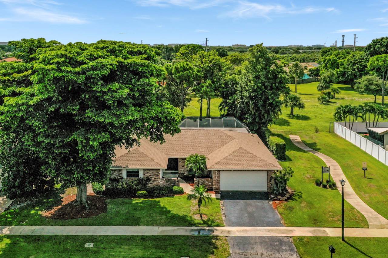 4790 Fox Hunt Trail - Photo 1