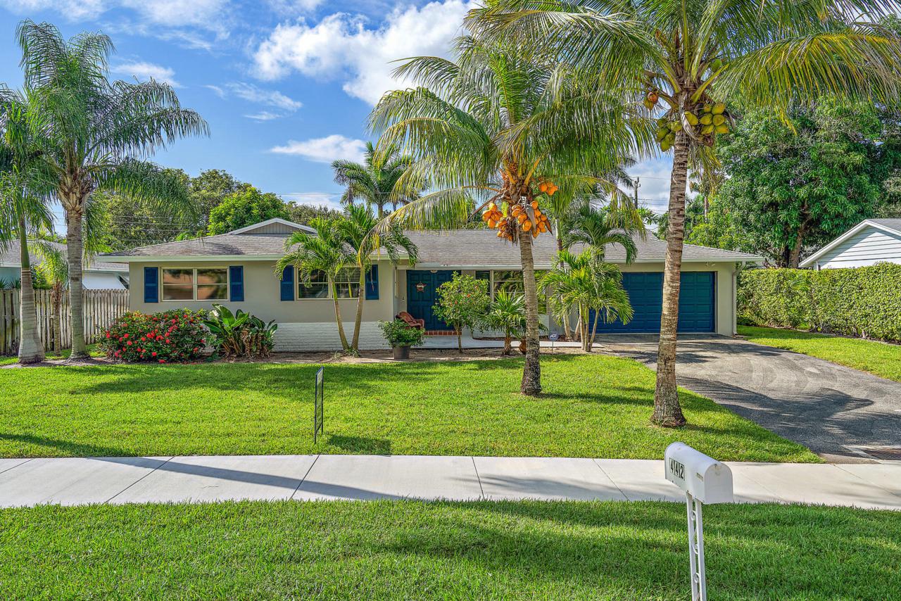 442 Tequesta Drive - Photo 1