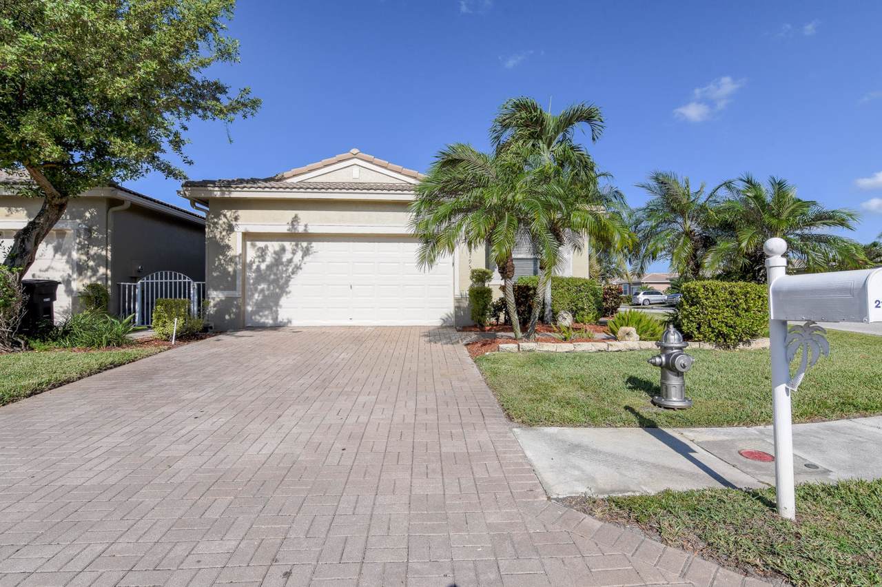 2195 Umbrella Cay - Photo 1
