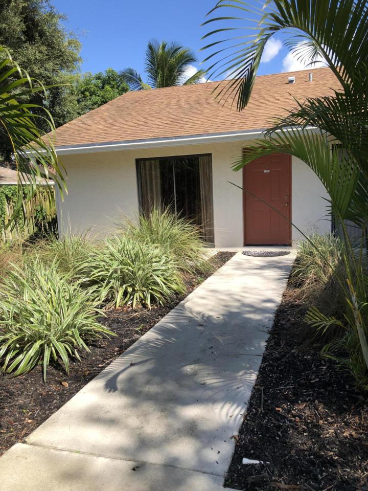 1513 Hawthorne Place - Photo 1