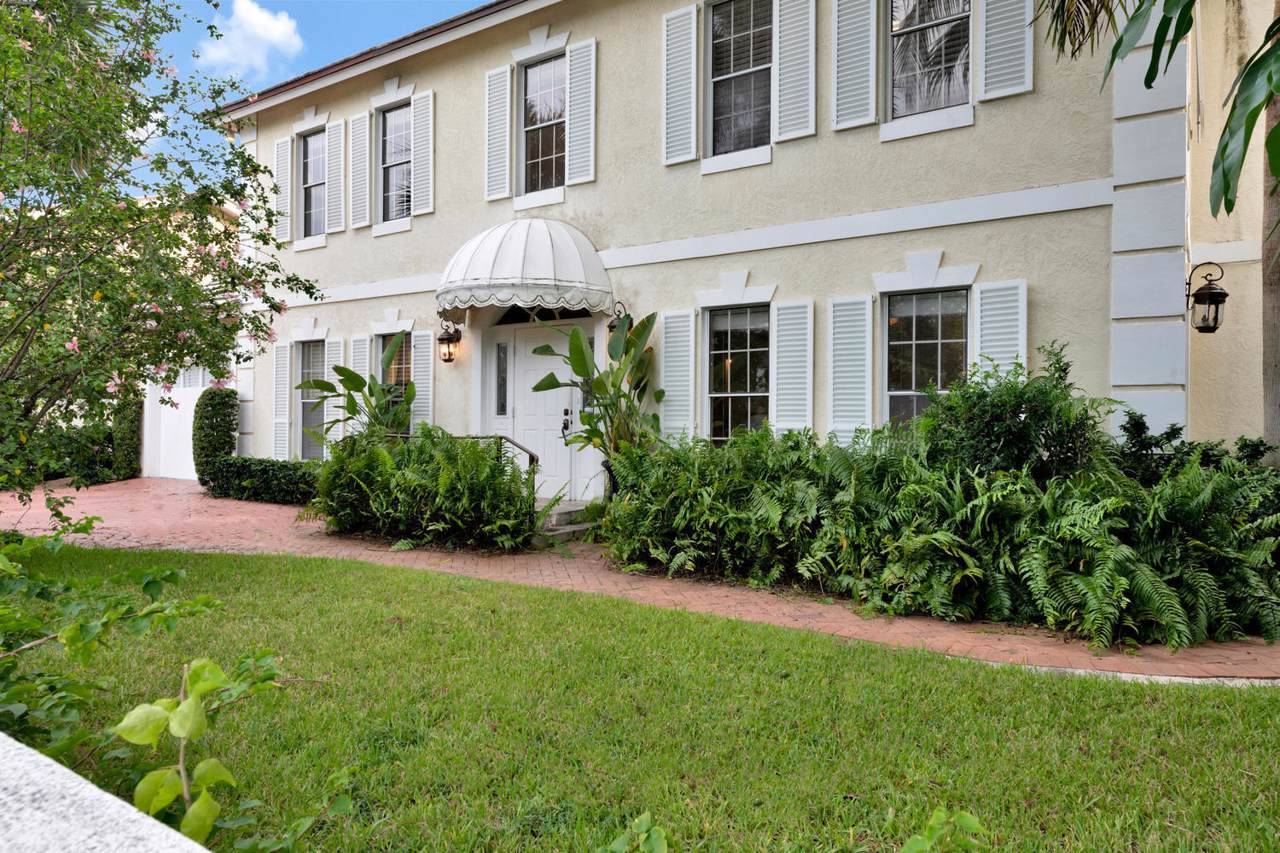 230 Park Avenue - Photo 1