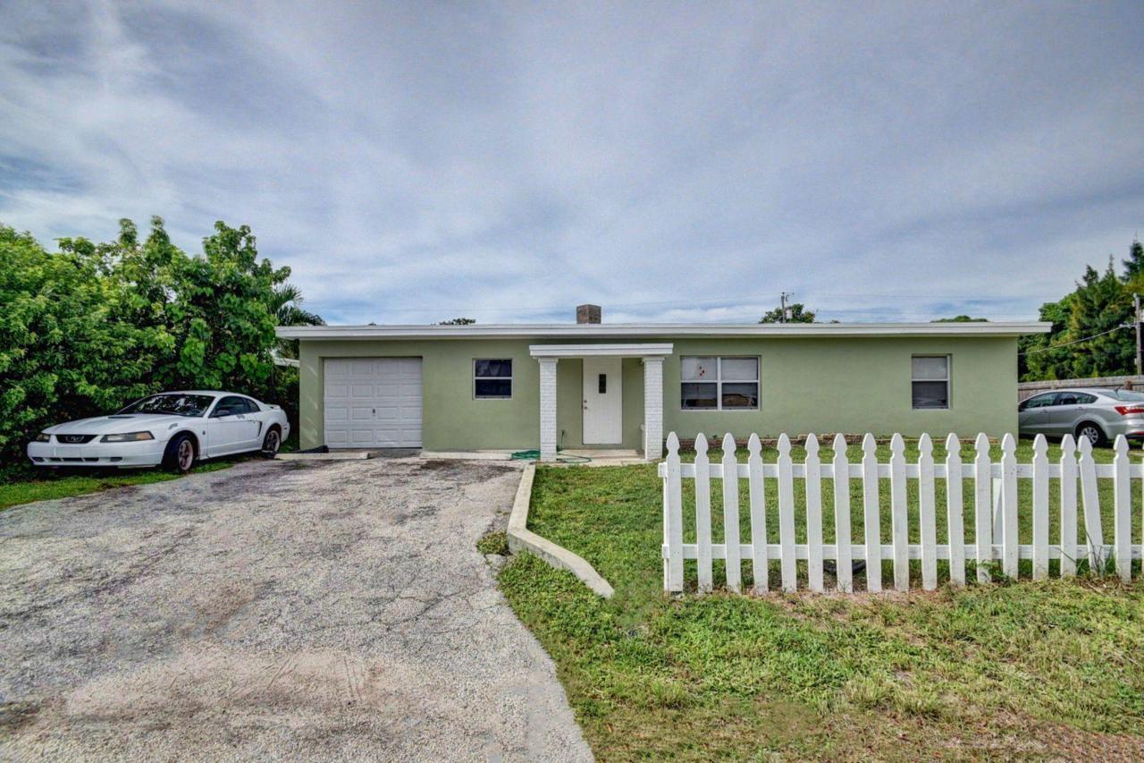 1213 Highview Road - Photo 1