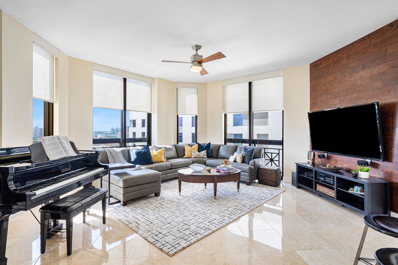 701 Olive Avenue - Photo 1