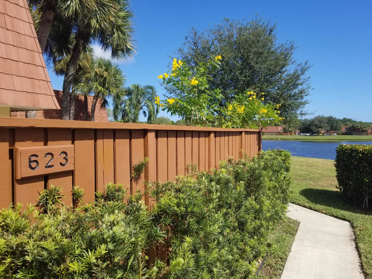 623 Buttonwood Lane - Photo 1