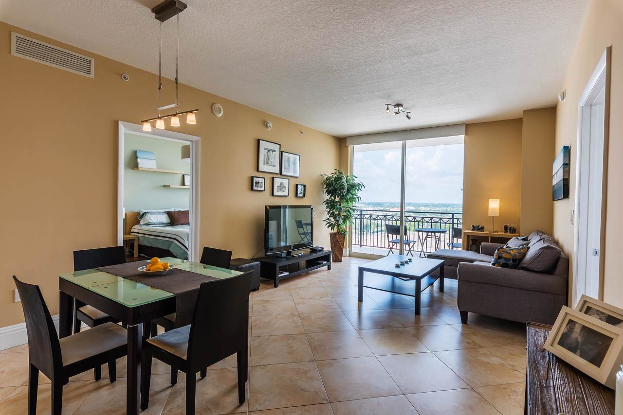 550 Okeechobee Boulevard - Photo 1