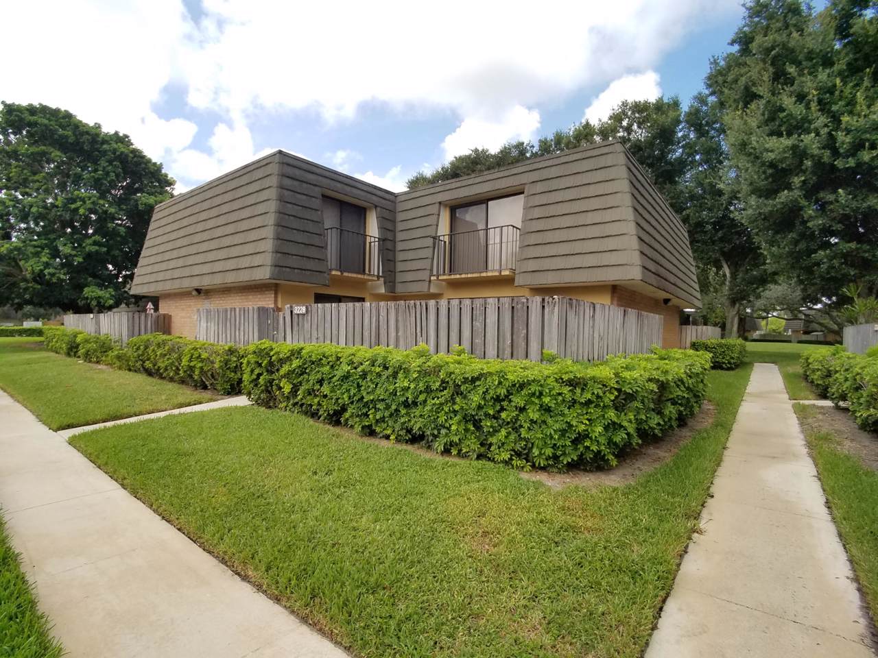 3228 32nd Way - Photo 1