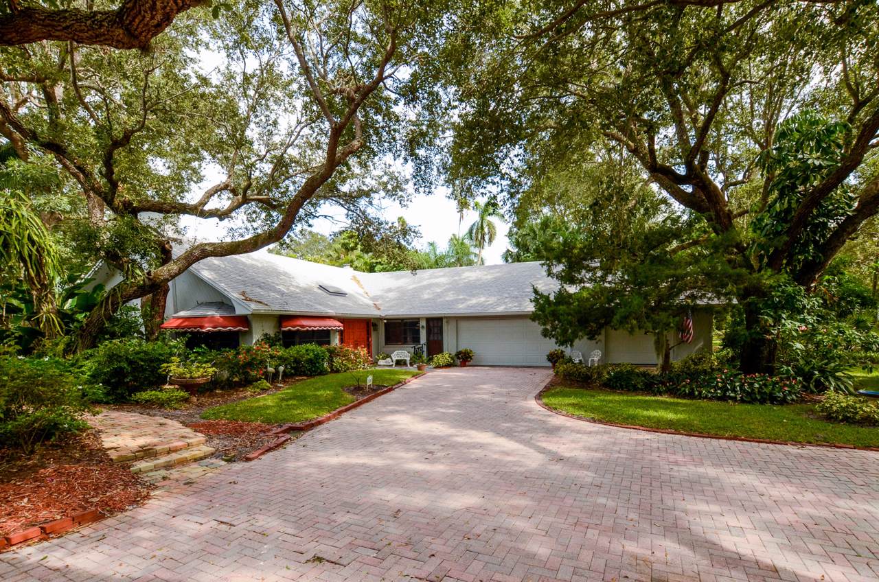 659 Saint Lucie Boulevard - Photo 1