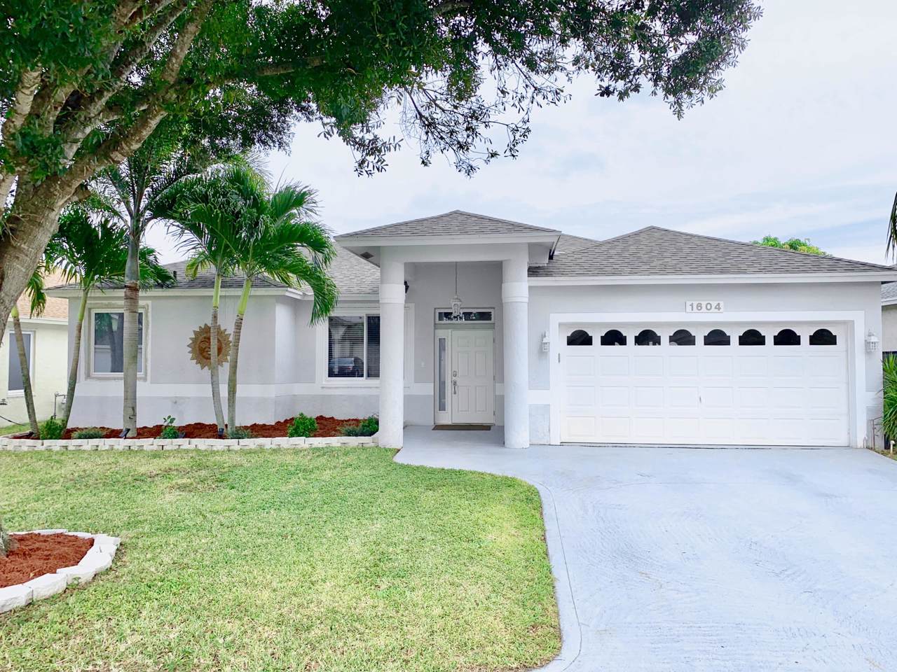 1604 Doral Drive - Photo 1