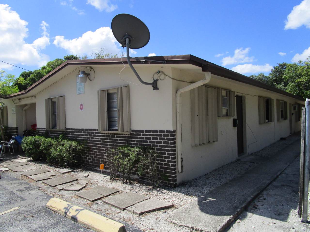 417 7th Avenue - Photo 1