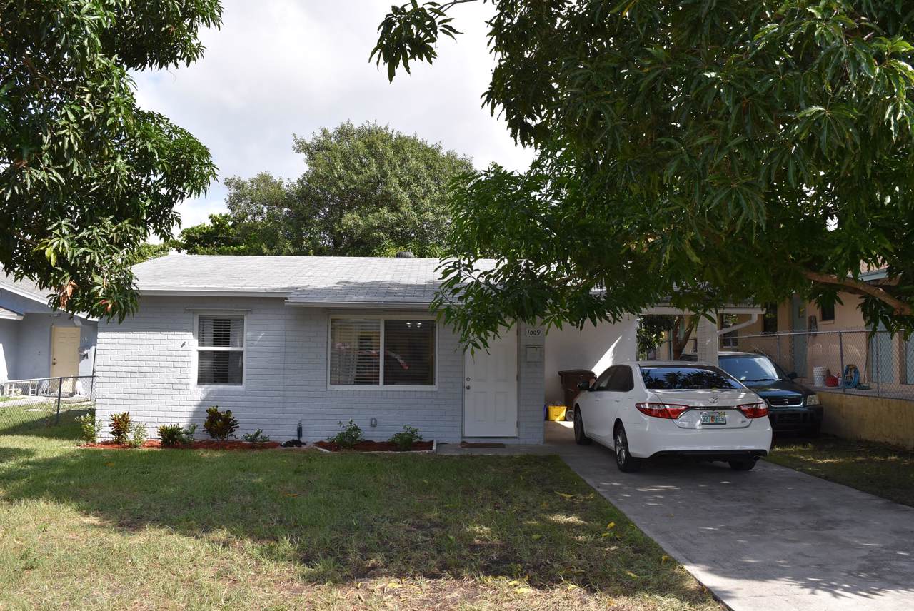 1009 Green Street - Photo 1