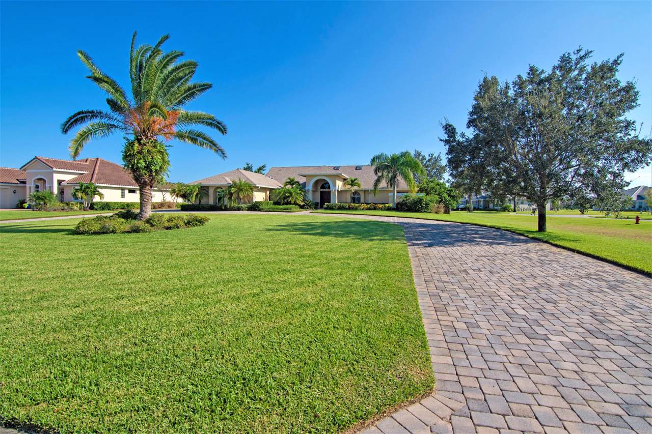 6525 44th Manor - Photo 1