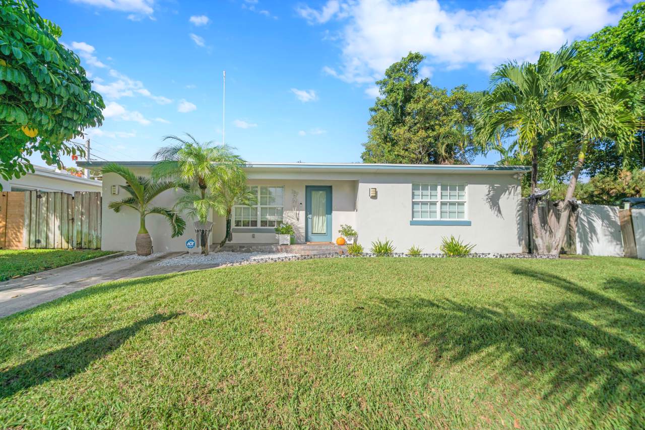 319 29th Street - Photo 1