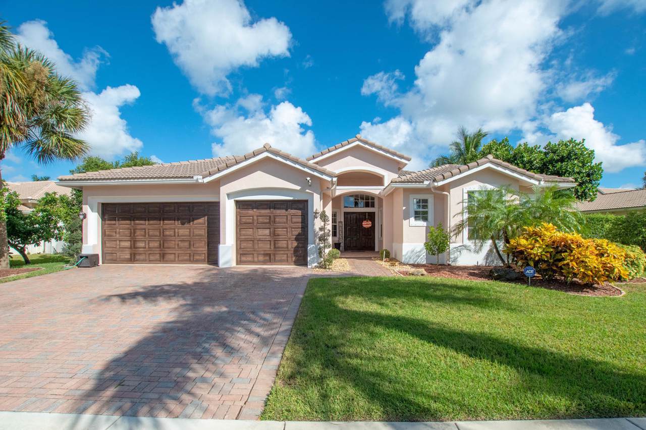 4672 Sugar Beach Way - Photo 1