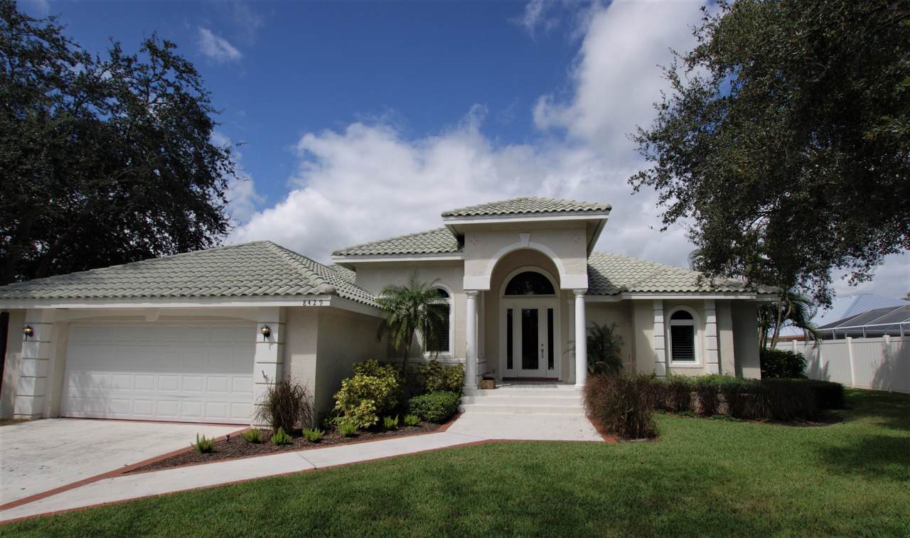 8429 Island Way - Photo 1