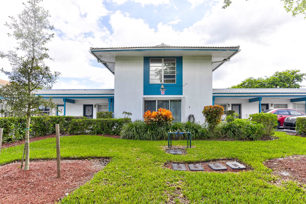 11640 39th Street - Photo 1