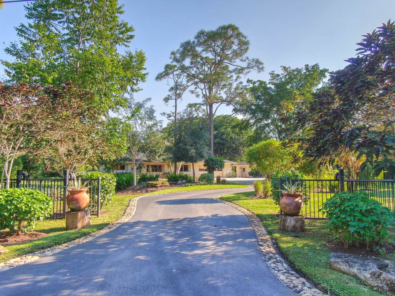 5656 Oldsmobile Drive - Photo 1
