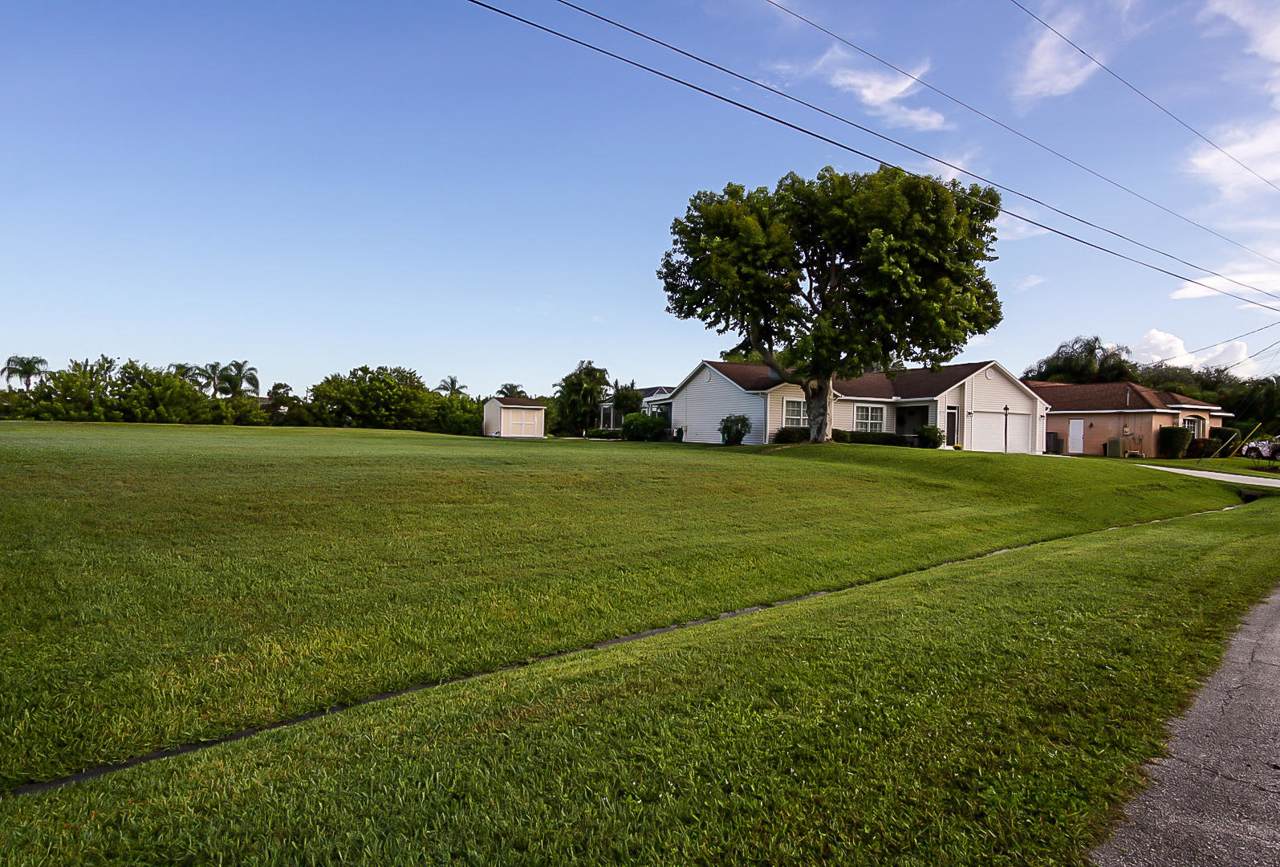 204 North Wakefield Circle - Photo 1