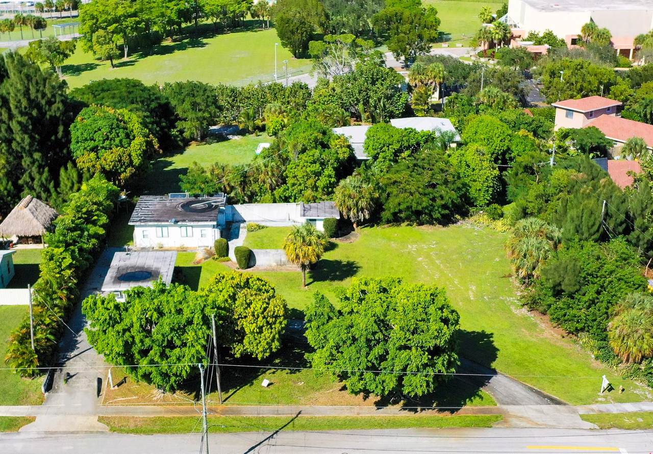 225 22nd Street - Photo 1