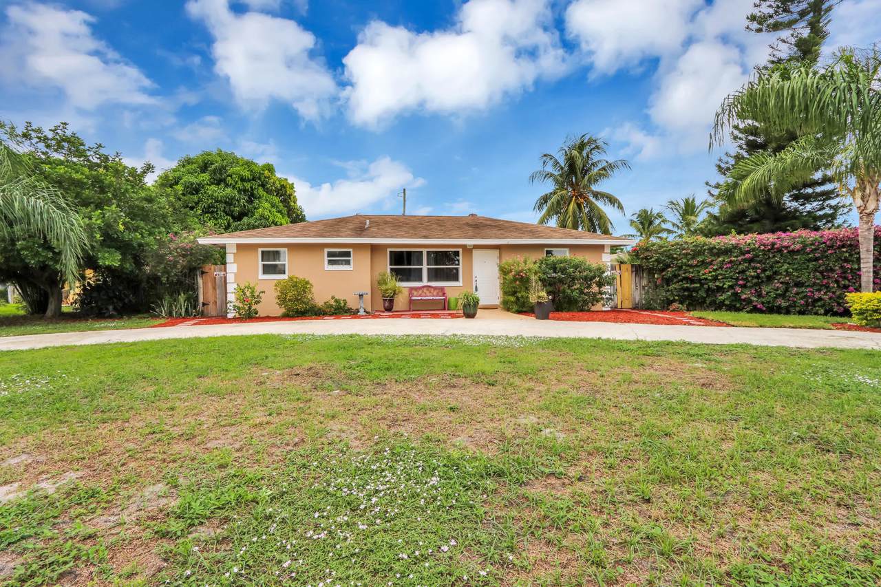 1403 Central Street - Photo 1