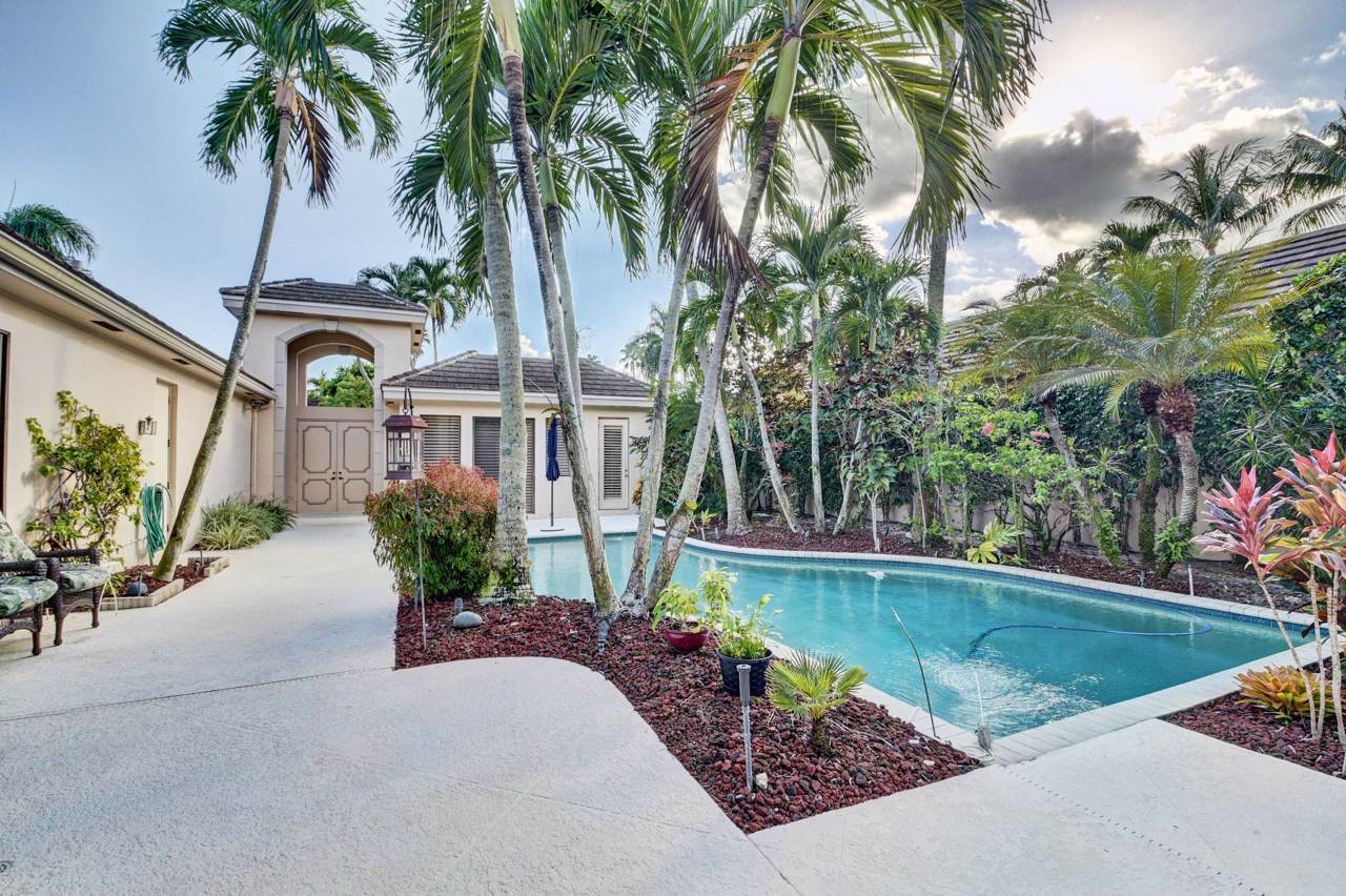 2435 62nd Street - Photo 1