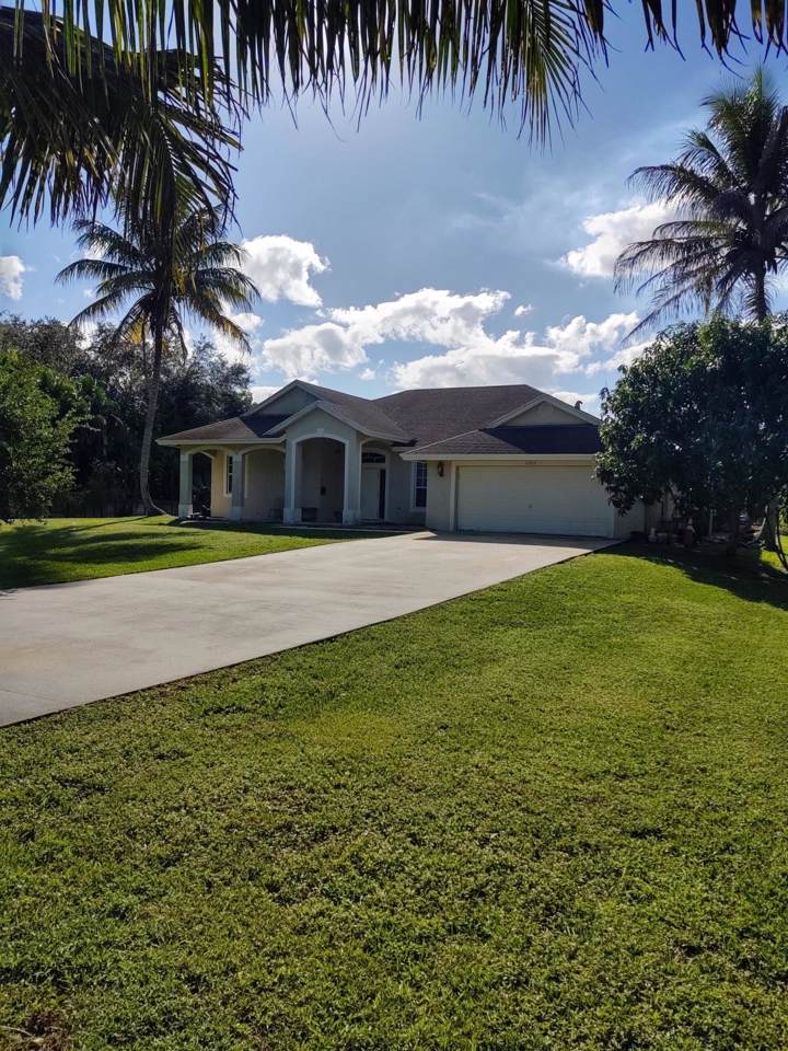 11922 59th Street - Photo 1