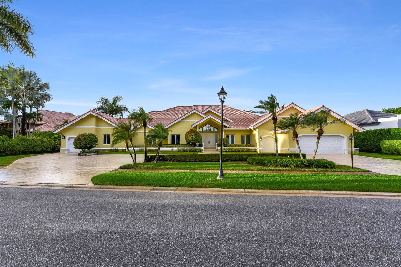 7255 Ballantrae Court - Photo 1
