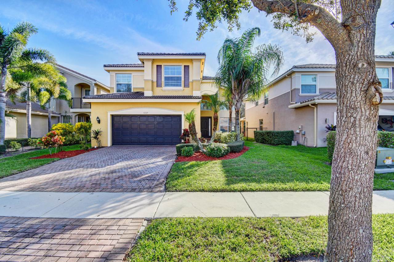 8225 Emerald Winds Circle - Photo 1