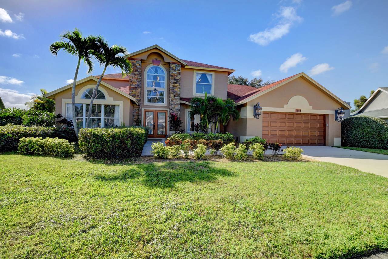 1690 Farmington Circle - Photo 1