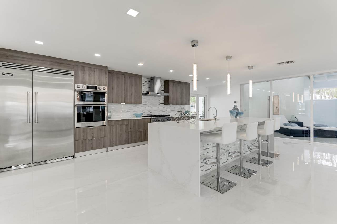 707 Southlake Drive - Photo 1