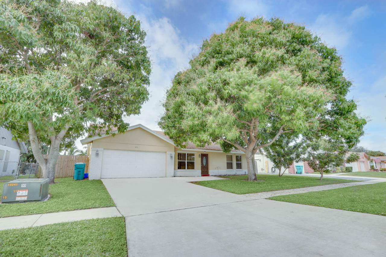 977 9th Street - Photo 1