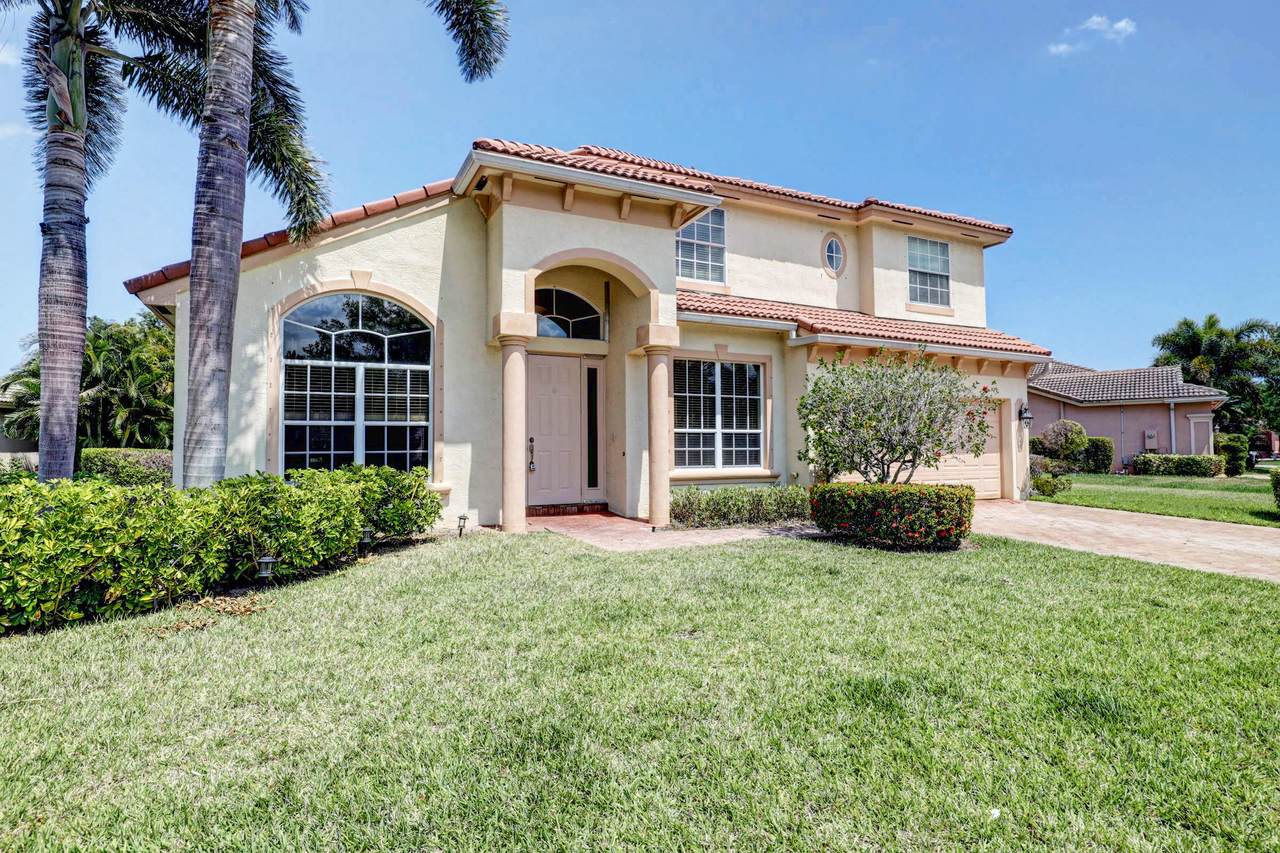 1407 Legacy Cove Circle - Photo 1