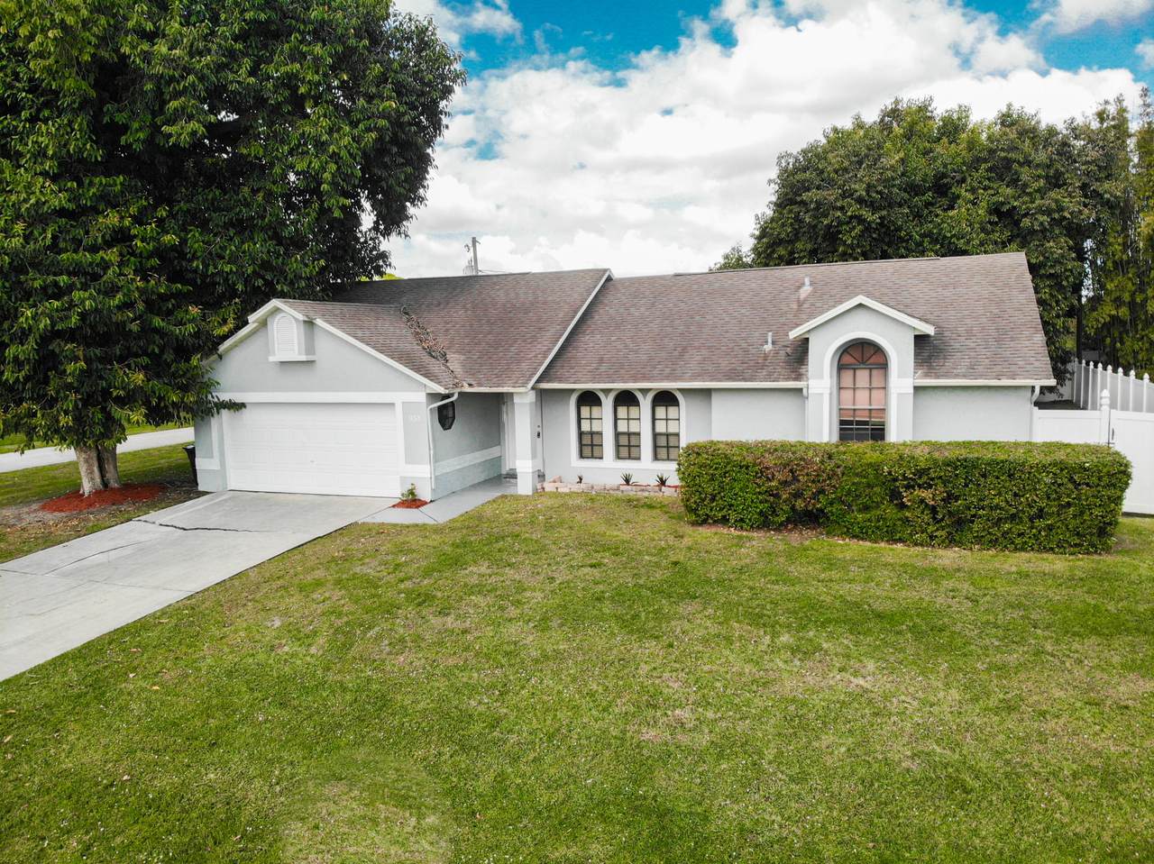 933 Mccracken Avenue - Photo 1