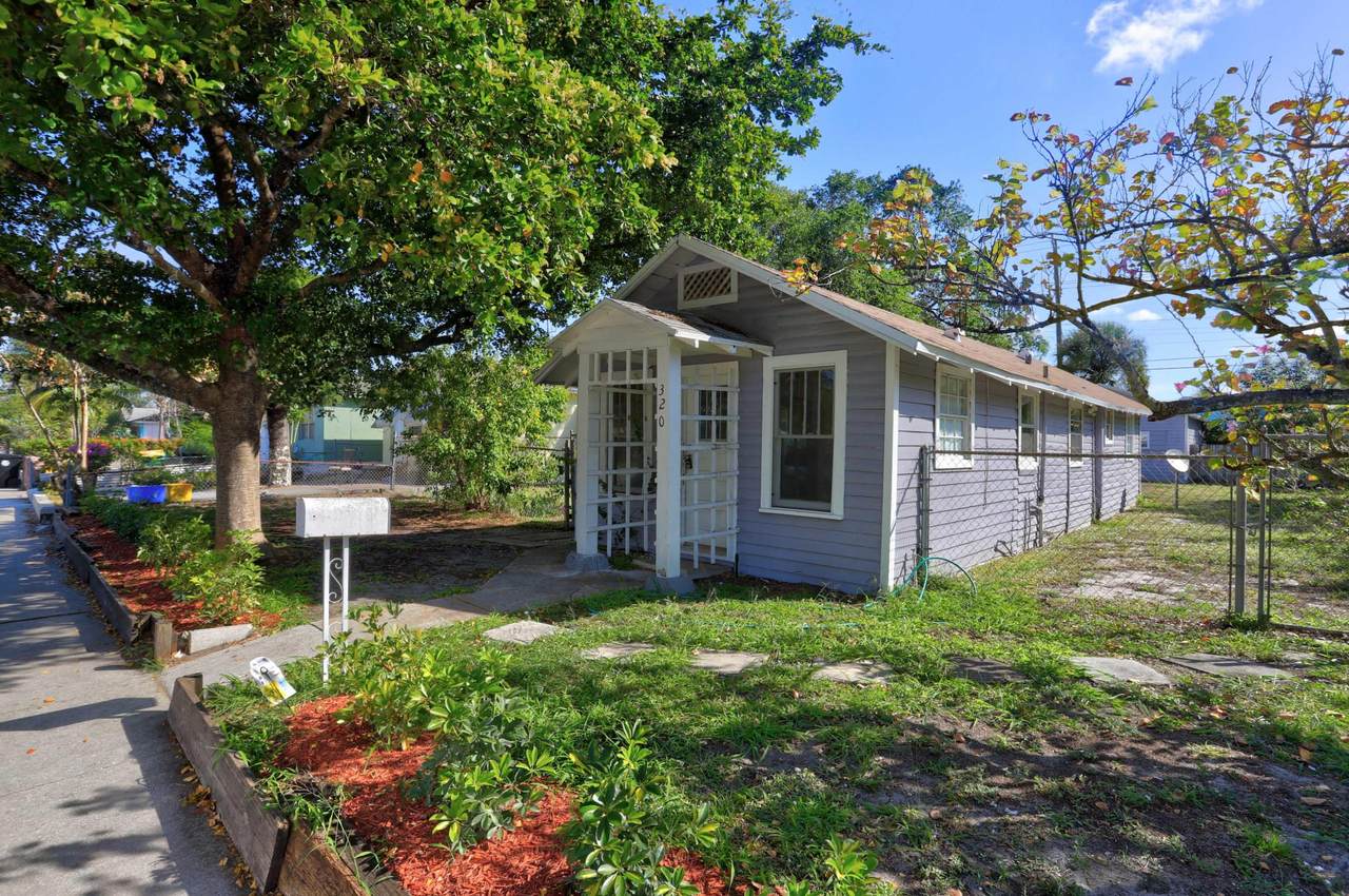 320 F Street - Photo 1
