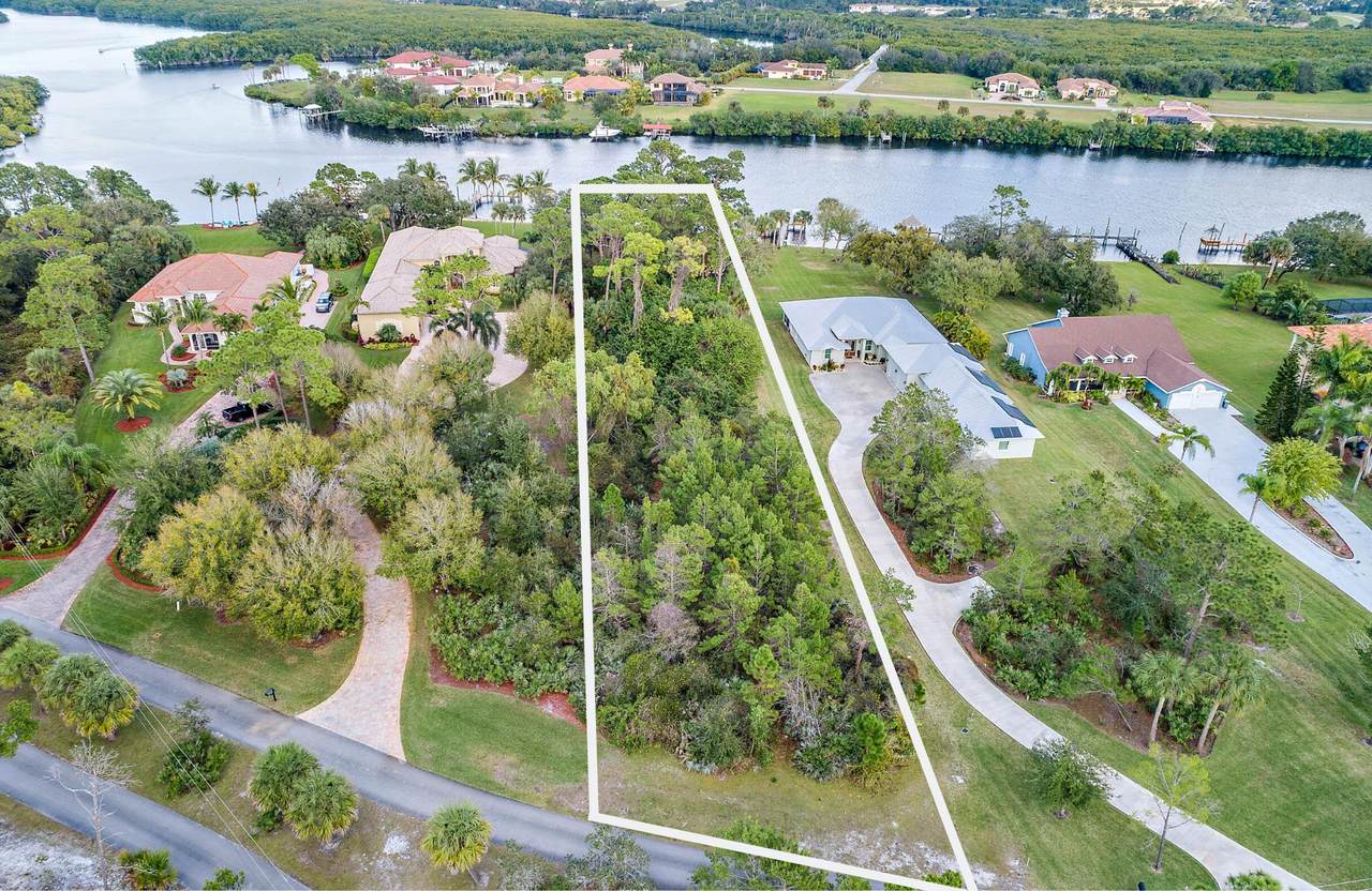 2601 North Lookout Boulevard - Photo 1