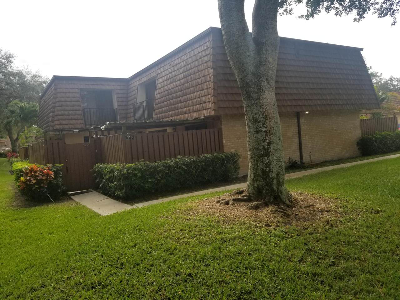 118 1st Lane - Photo 1