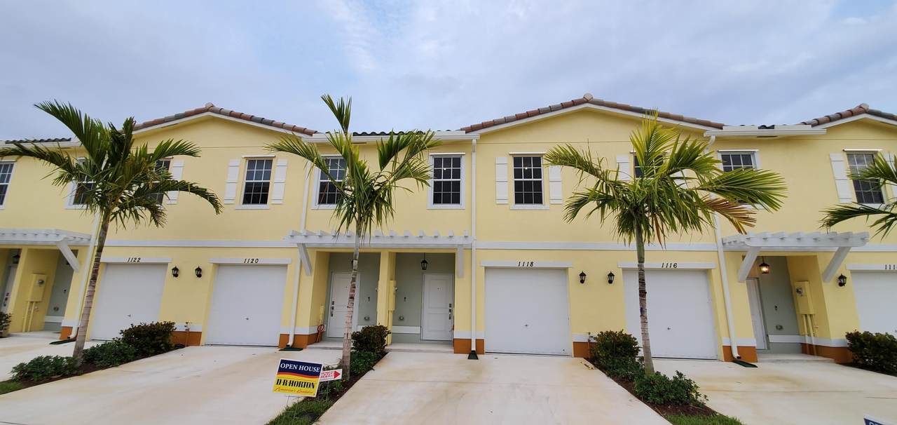 1116 40th Way - Photo 1