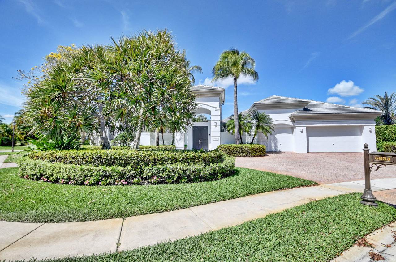 5853 Vintage Oaks Court - Photo 1