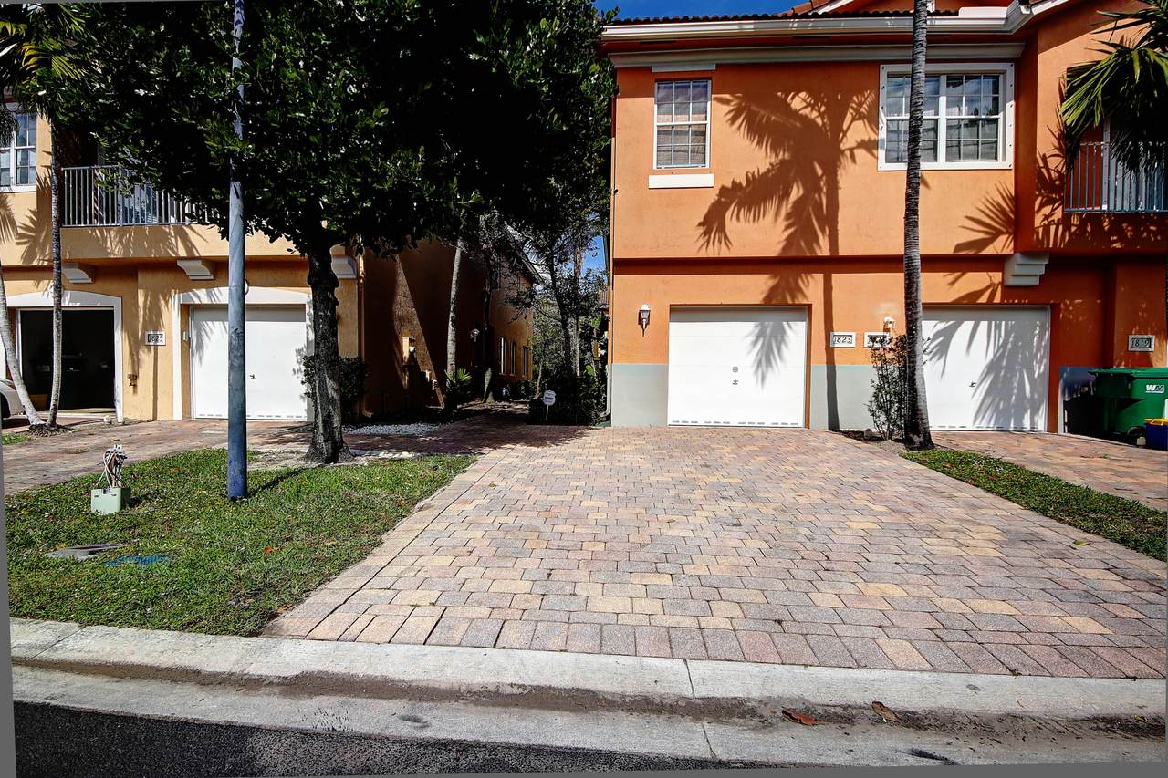 1823 Sonrisa Drive - Photo 1