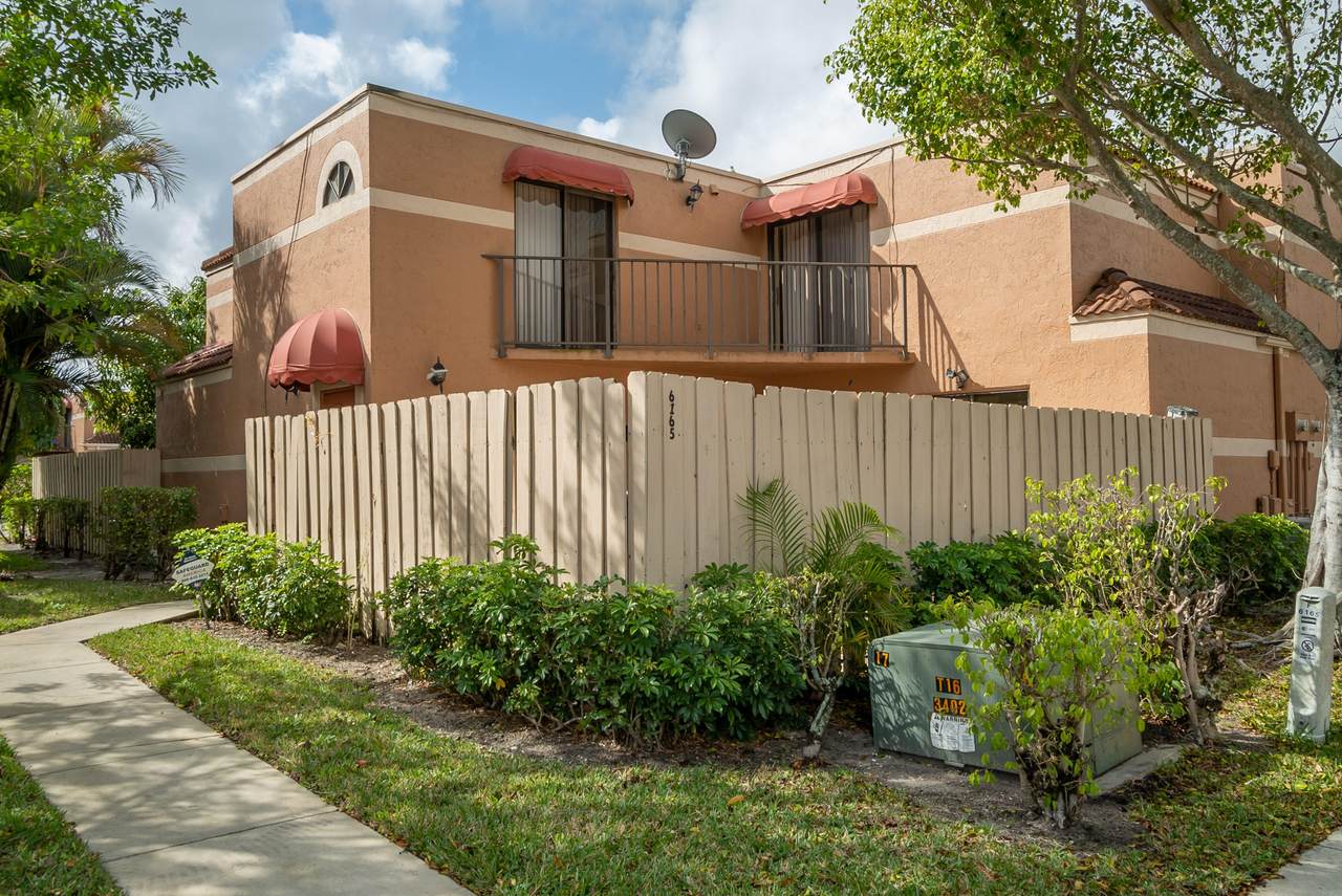 6165 Seven Springs Boulevard - Photo 1