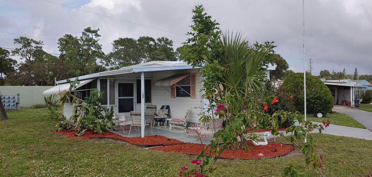 137 Tudor Court - Photo 1