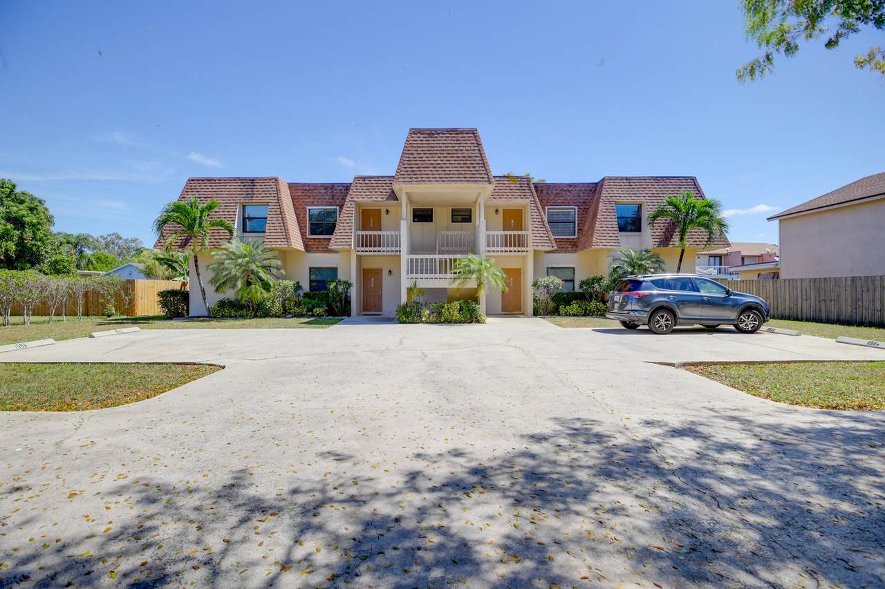 1580 Montauk Drive - Photo 1