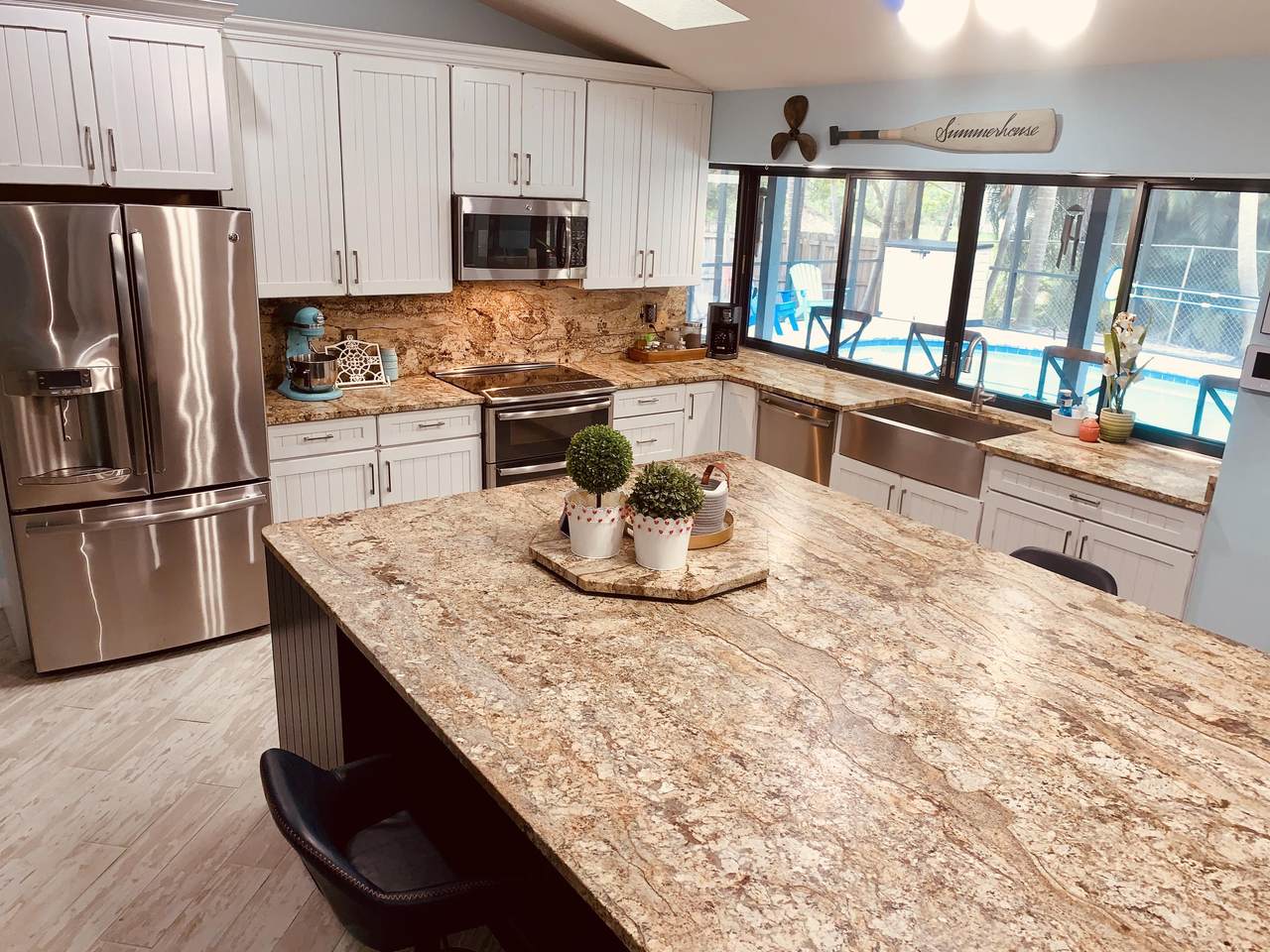 1810 Janette Avenue - Photo 1