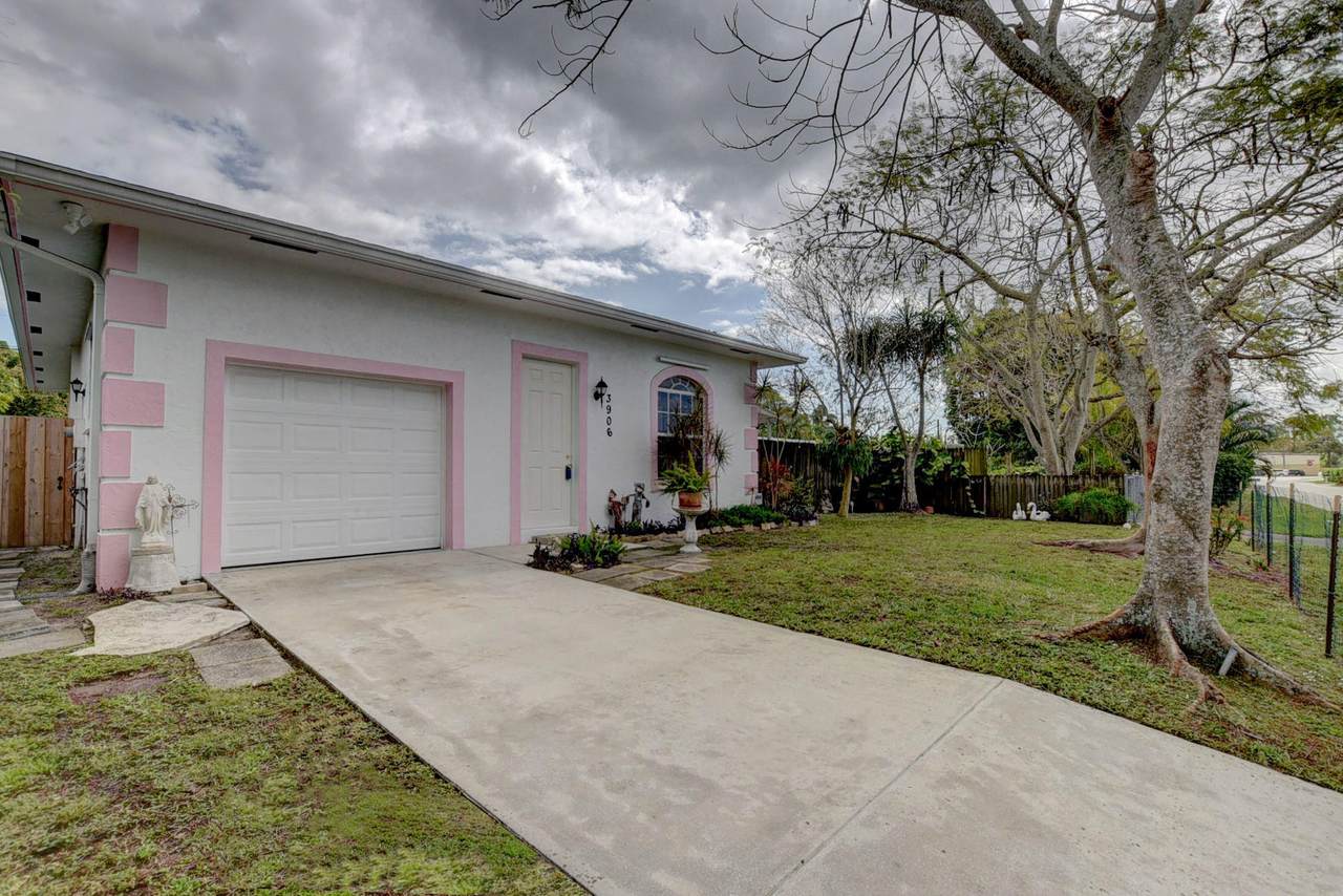 3906 Beverly Drive - Photo 1