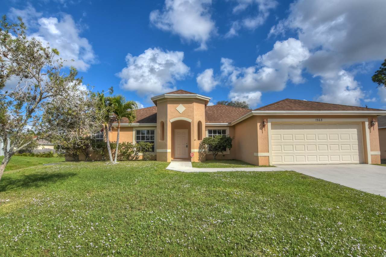 1563 Fresno Road - Photo 1
