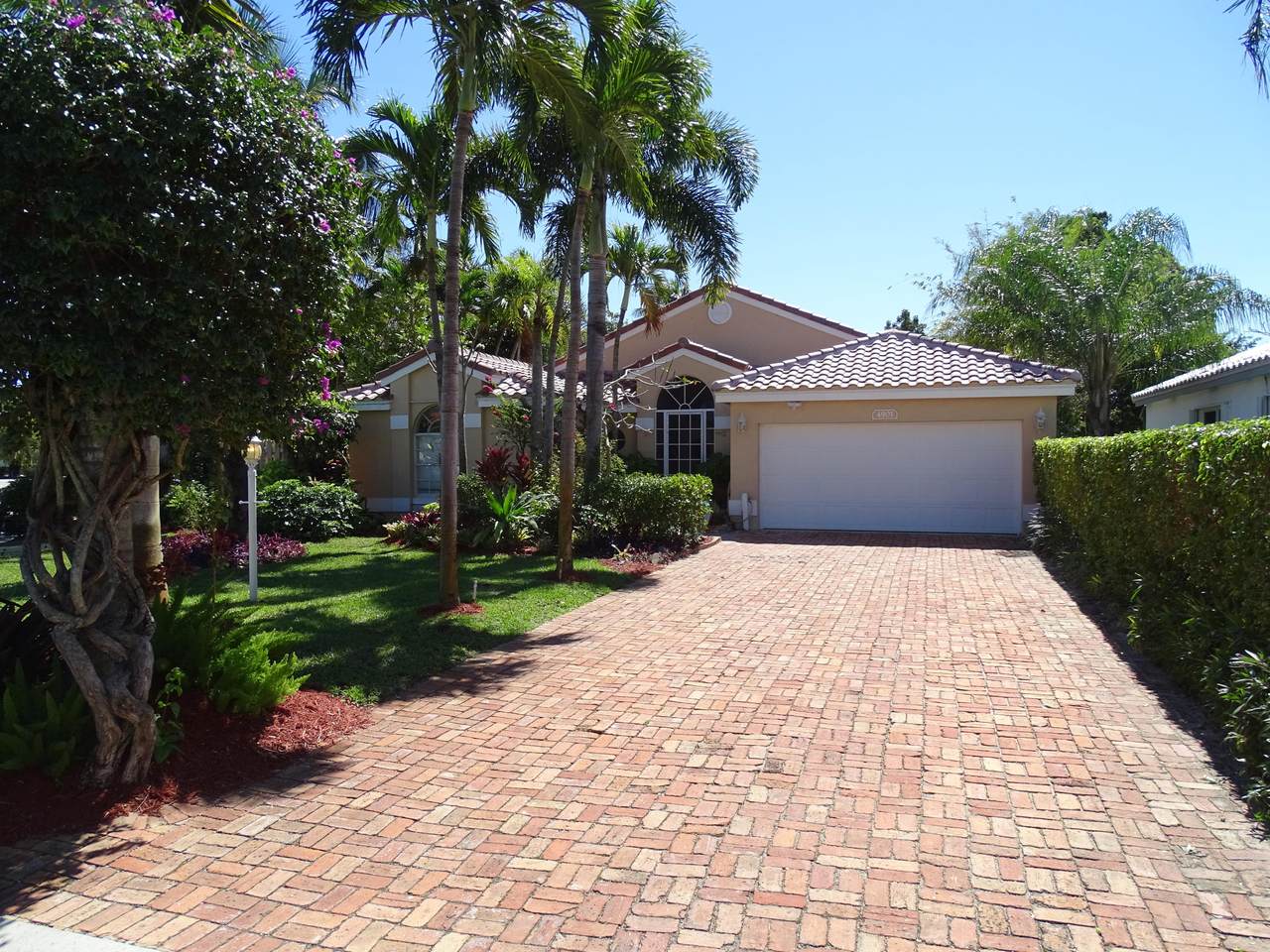 4901 Broadstone Circle - Photo 1 4901 Broadstone Circle - Photo 1