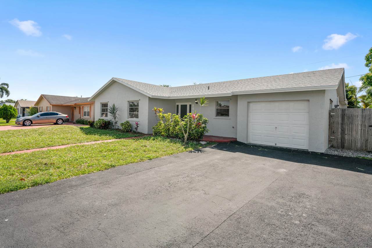 8550 46th Street - Photo 1