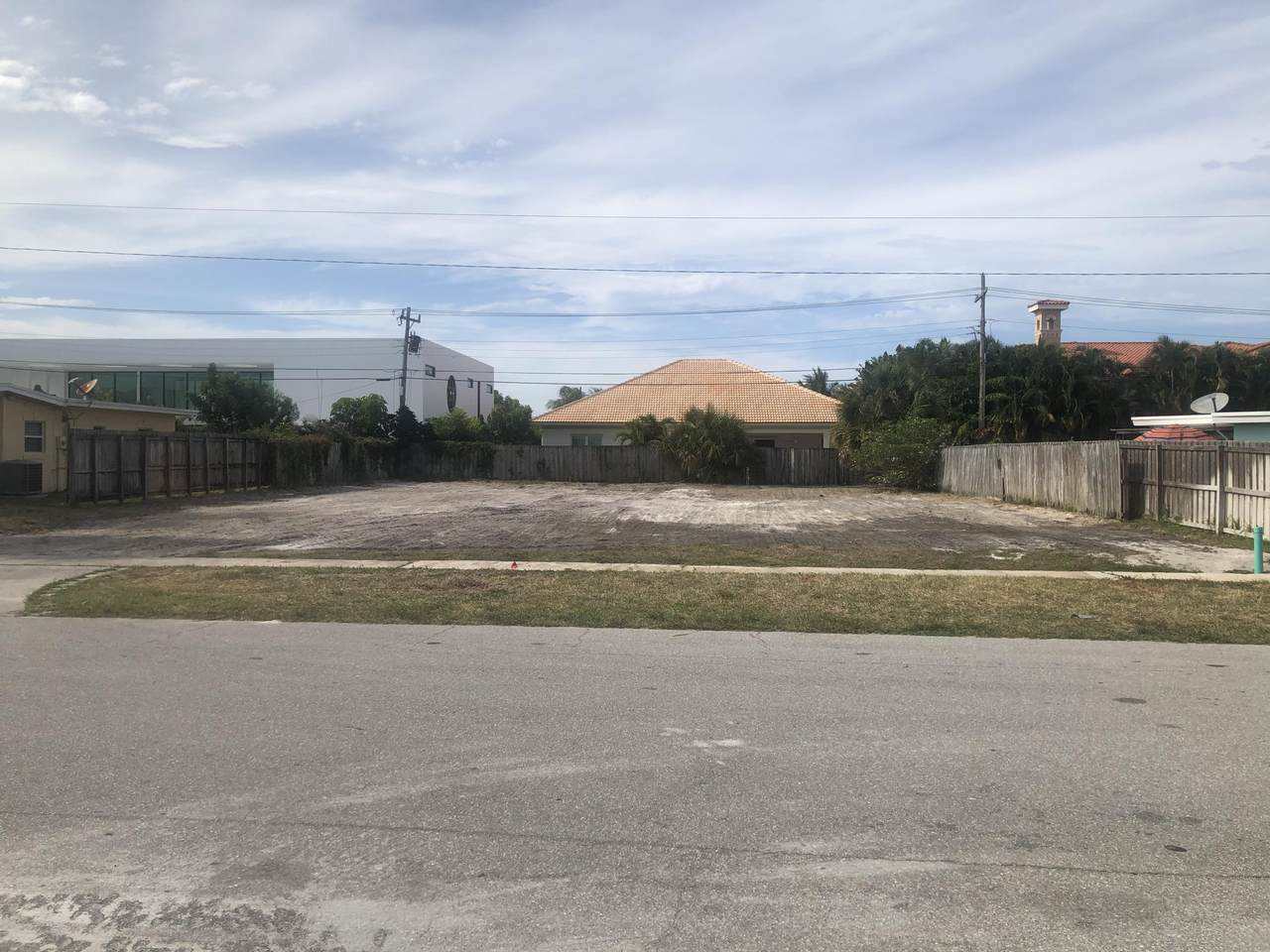 375 6th Street - Photo 1