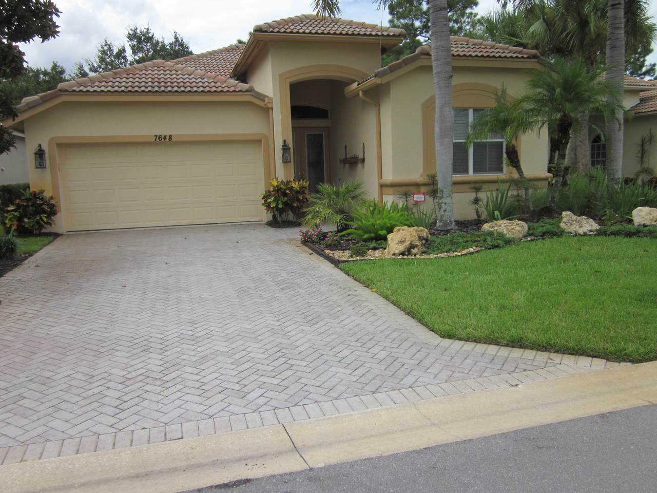 7648 Greenbrier Circle - Photo 1