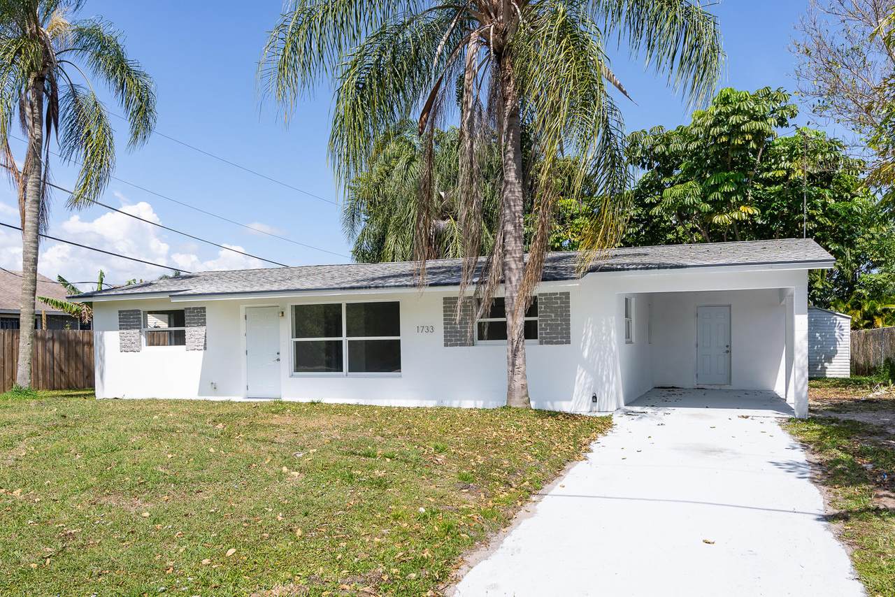 1733 34th Street - Photo 1