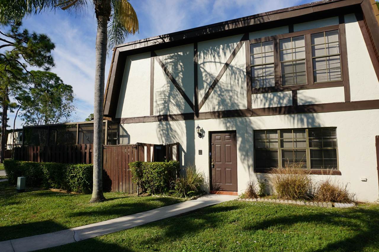 110 Weybridge Circle - Photo 1